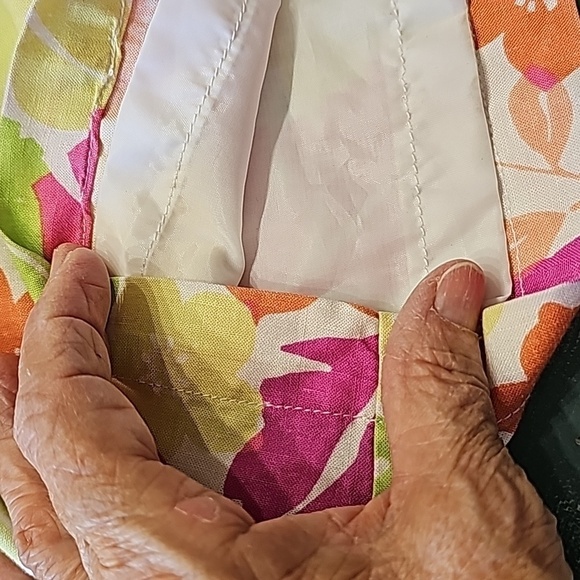 TALBOTS FLORAL PRINT, Pants size large. Elastic waist. Made in the USA. Lined. - Picture 8 of 8